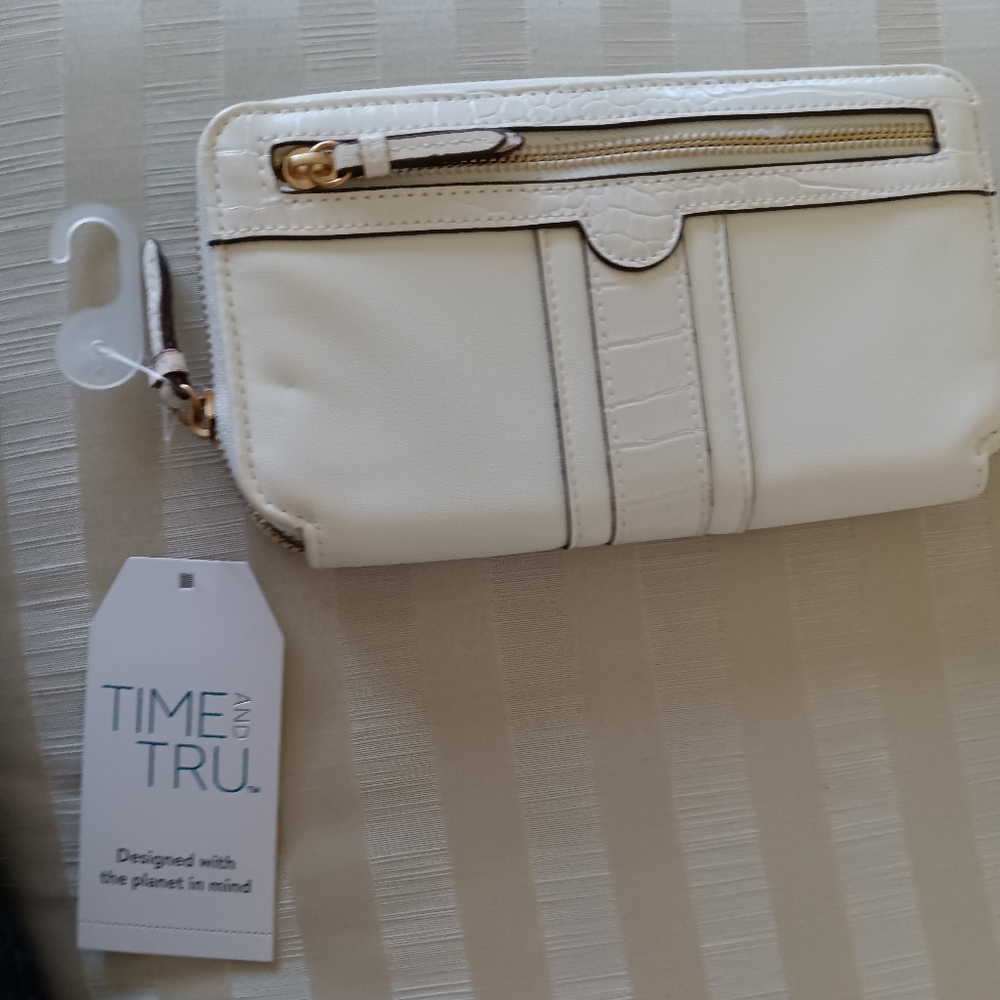 White 💮Wallet/Clutch